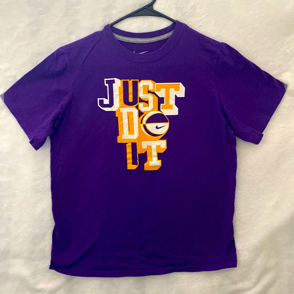 Boys Nike Just Do It t-shirt-size XL